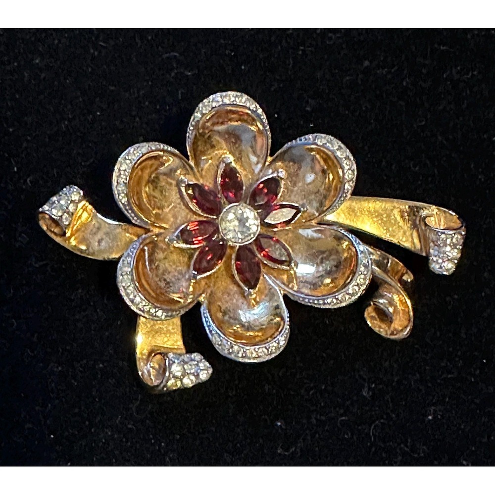 1950's CoroCraft Flower Pin Brooch Gold Tone Red Rhinestones